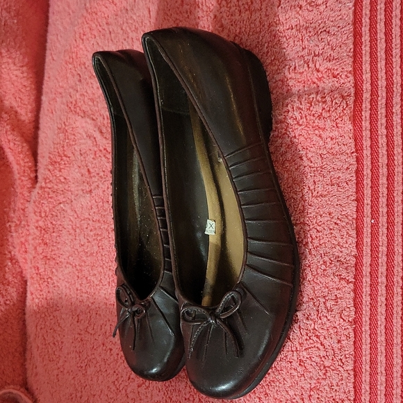 Women's size 6 Slip-on shoes - Picture 4 of 4